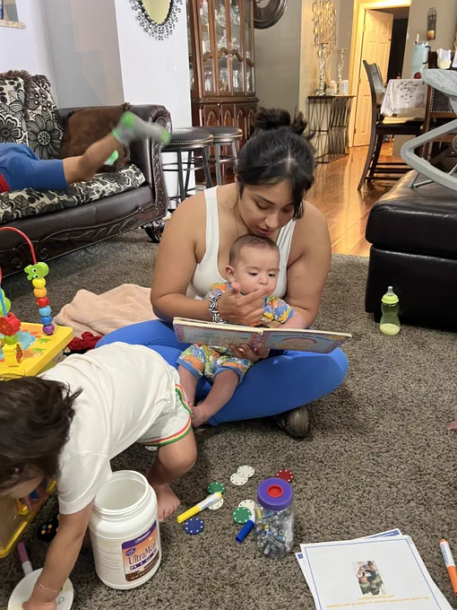 During a PAT visit  with Mrs. Gutierrez had mom read a book with to the children and then played a game called chips in a can.
#finemotoractivity #readtome #parentsasteachers #family #FamilyFun #familia #pat #dph