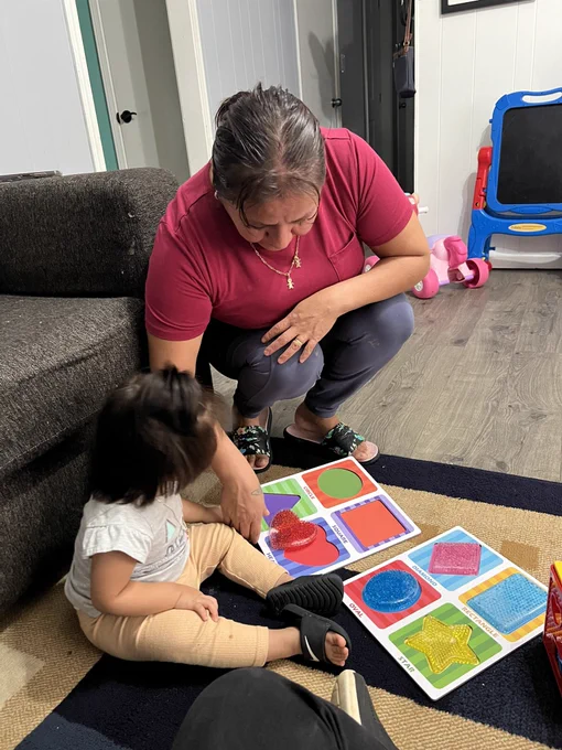 During a PAT visit with  Mrs. Gutierrez 
Mom is showing student J shapes and where to fit them into the shapes puzzle. #Sensory #family #familia #shaperecognition #dph #pat 
#finemotor 
#parentsasteachers