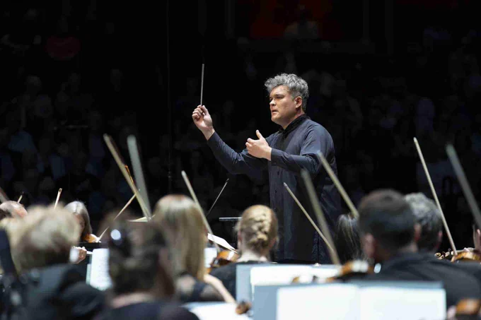 Prom 10: Elgar’s Second Symphony. Britten Gloriana – symphonic suite Cheryl Frances-Hoad Cello Concerto, ‘Earth, Sea, Air’ 18’ Interval Elgar Symphony No. 2 in E flat major Laura van der Heijden cello BBC Scottish Symphony Orchestra Ryan Wigglesworth conductor Photo: BBC / Andy Paradise