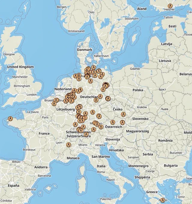 Auf der Critical Maps Webseite erschienen am 30.07.24 bei eingeschalteter App Kerzen statt Punkte, zum Gedenken an Andreas Mandalka alias Natenom.
