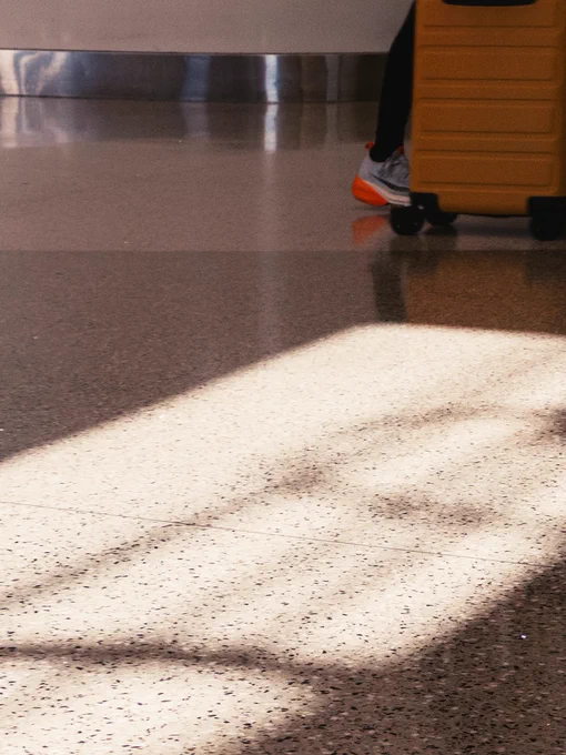 Rolling luggage light