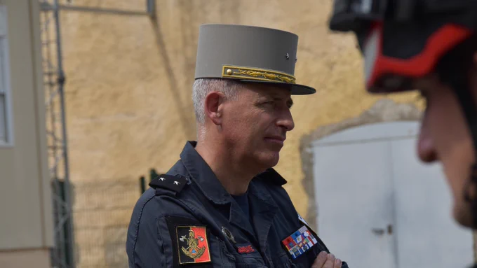 Piquet d'honneur à l'UIISC5 de Corte.
