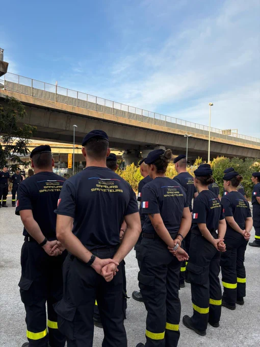 Détachement des sapeurs-sauveteurs de la Sécurité civile en briefing
