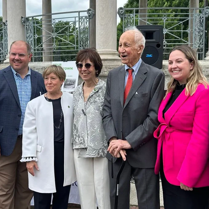 Commissioner Woods, Leslie Adam, Liz Vizza, Henry Lee, Sharon Durkan celebrate the founding of the Henry Lee Fund for Boston Parks.