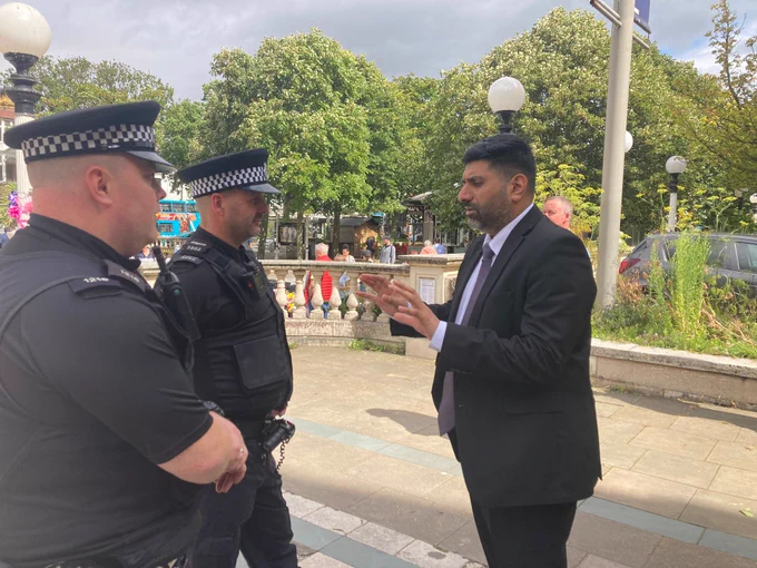 Lord Khan meets police at Southport Islamic Centre Mosque.