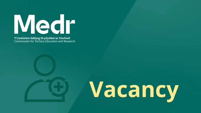 White Medr logo on green background and the word Vacancy in yellow.