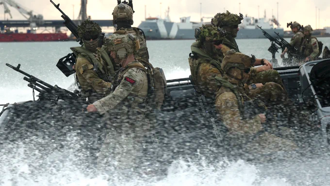 UK COMMANDO FORCE IN AUSTRALIA

(Pictured: Royal Marine Commandos from 539 Raiding Squadron, 47 Commando Raiding Group Royal Marines working alongside Australian 1 Brigade Force Recon on Ex PREDATORS RUN. The allies used the RM’s Commando Raiding Craft (CRC) and Australian Inflatable Craft to practice troop insertion and extraction under fire techniques.)

The Littoral Response Group (South), LRG(S), has been deployed to Darwin, Australia for Ex PREDATORS RUN. The LRG consists of a land element led by 40 Commando Group, with personnel from across the UK Commando Force, and a maritime element, with RFA Lyme Bay, and RFA Argus, and raiding craft from 47 Commando Raiding Group. 

The Commandos are in the Northern Territory to work alongside 1 Brigade of the Australian Army, the lead Littoral Brigade within the Australian Defence Force. Other participants in Ex PREDATORS RUN include the USMC, and other regional partners such as the Philippines. The exercise presents a unique opportunity to