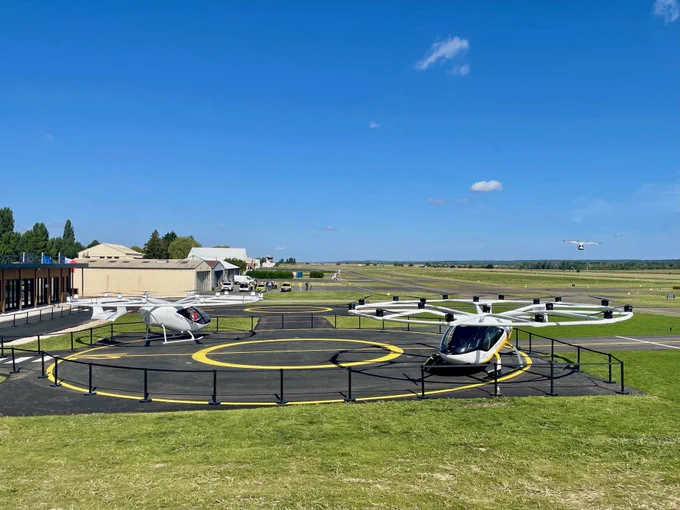Inauguration du vertiport de Saint-Cyr.