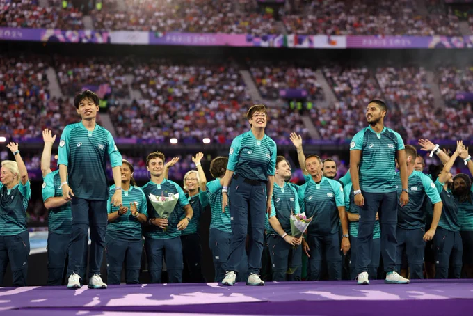 Picture of the Volunteers during the Closing Ceremony