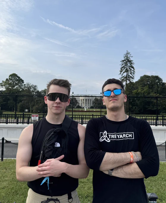 fajarty & dkdynamite in front of the White House.