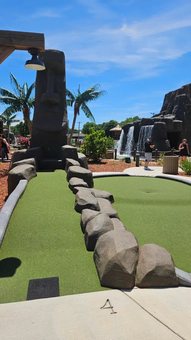 Easter Island head multi-tiered hole at Sonny's Place