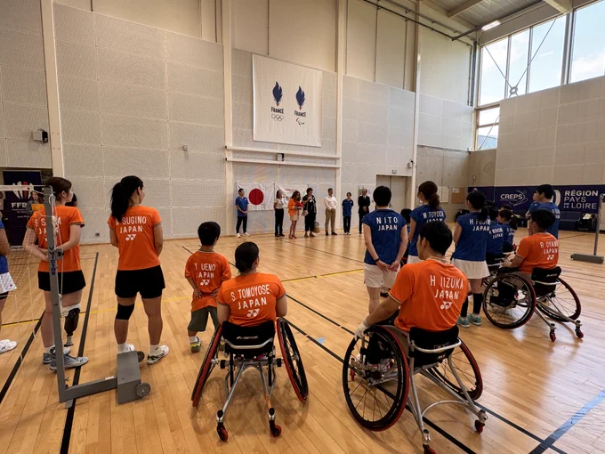 Rencontre avec l'équipe japonaise de parabadminton.