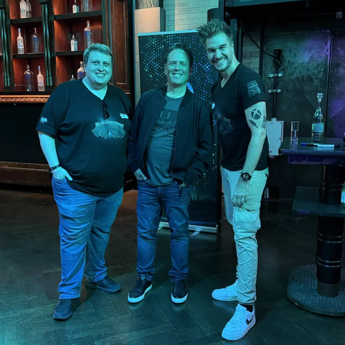 A photo of Loki, Leator and Phil Spencer at Xbox FanFest.