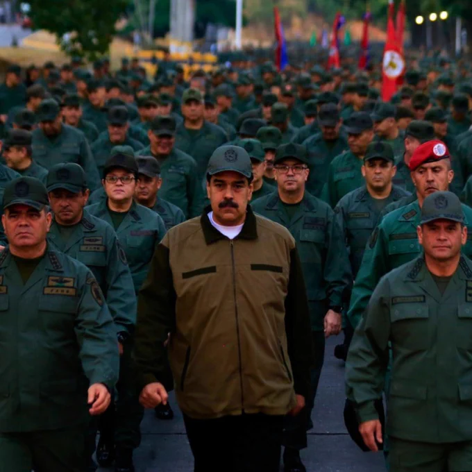 Nicolás Maduro rodeado de la Fuerza Armada Nacional. Foto: REUTERS derechos reservados 