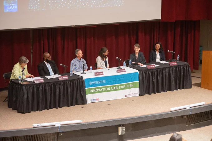 A group of panelists discussed various topics concerning aquaculture and fisheries thanks to both the knowledge that came out of the Fish Innovation Lab activities as well as from being experts in their various fields.
