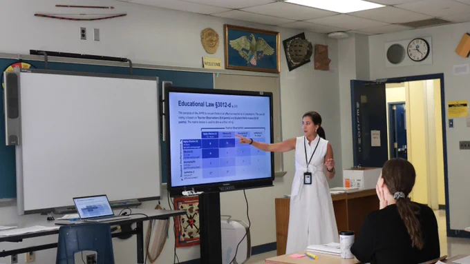 Today, we welcomed new teachers to #YonkersPublicSchools for Day 1 of V.I.S.I.O.N.S. (Viable Instructional Strategies in Orienting New Staff) training. Over three days, they'll participate in workshops, meet with central office leaders, and prepare for their new roles. Off to a great start - welcome to #Yonkers!