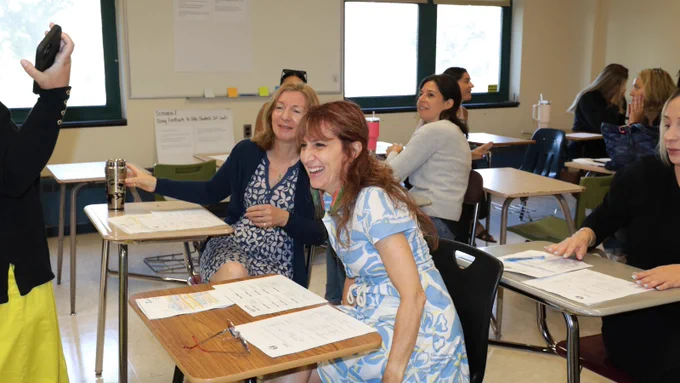 Today, we welcomed new teachers to #YonkersPublicSchools for Day 1 of V.I.S.I.O.N.S. (Viable Instructional Strategies in Orienting New Staff) training. Over three days, they'll participate in workshops, meet with central office leaders, and prepare for their new roles. Off to a great start - welcome to #Yonkers!