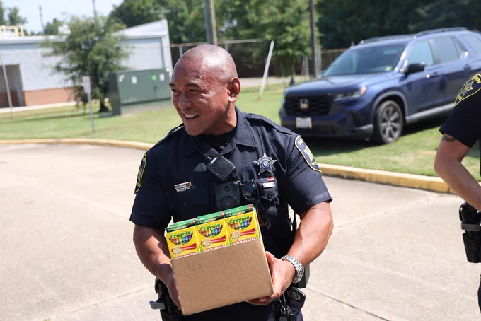 Teacher supply donation by Sherriff's Office