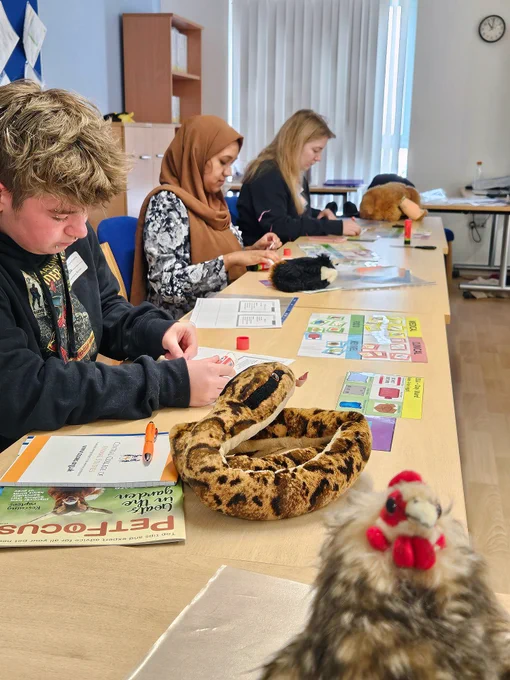 Last week, we partnered with Lofty Heights Skills Academy to host NEET students at CCOAS. Our tutor, Sol, led a session on basic animal care, including first aid and hands-on activities like CPR and health checks on Sol's dogs. 
