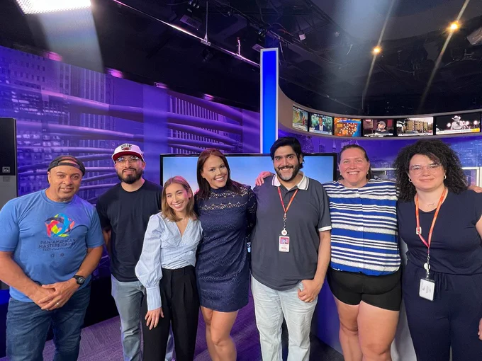 Jose Gudino and Carolina Sulbarán with NABET employees. 