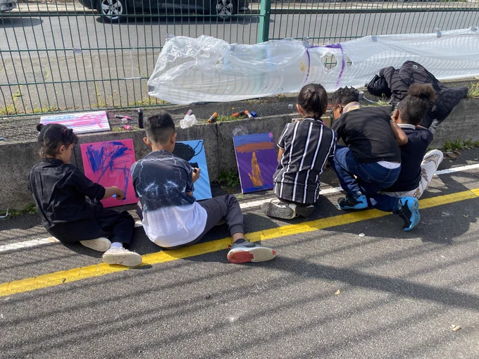 Children performing arts and crafts at Appleford Drive