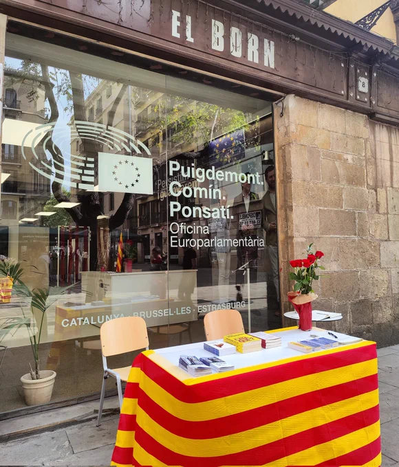 Demà l’Oficina Europarlamentària de @JuntsXCat obrirà per la Diada Nacional de Catalunya. Serà l’últim dia de funcionament de l’actual oficina que, més endavant, obrirà en un nou espai.