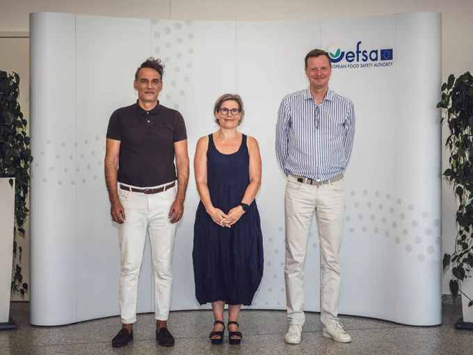 Susanne Hougaard - Chair of EFSA Scientific Committee
Thorhallur Halldorsson and Konstantinos Koutsoumanis - Vice Chairs of EFSA Scientific Committee
