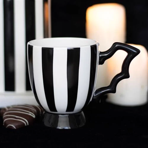 https://issy.uk/product/monochrome-striped-bat-wing-teacup/