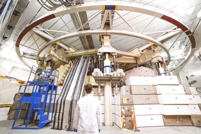 TRIUMF lab equipment.