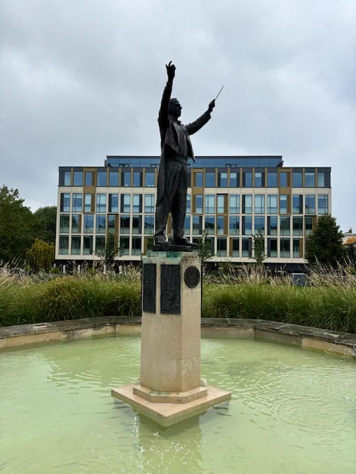 Holst statue
