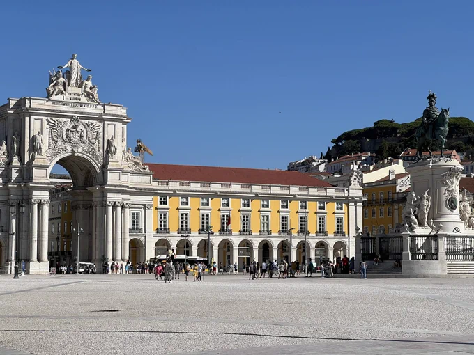 Views from Praça do Comércio