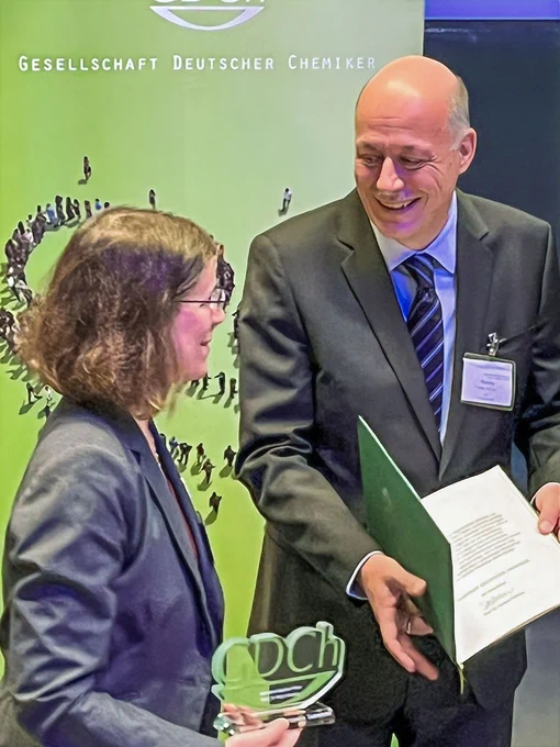 Peter Roesky, Karlsruhe, with GDCh President Stefanie Dehnen at the GDCh Conference on Inorganic Chemistry Munich, Sep 16, 2024 · photo by Peter Goelitz