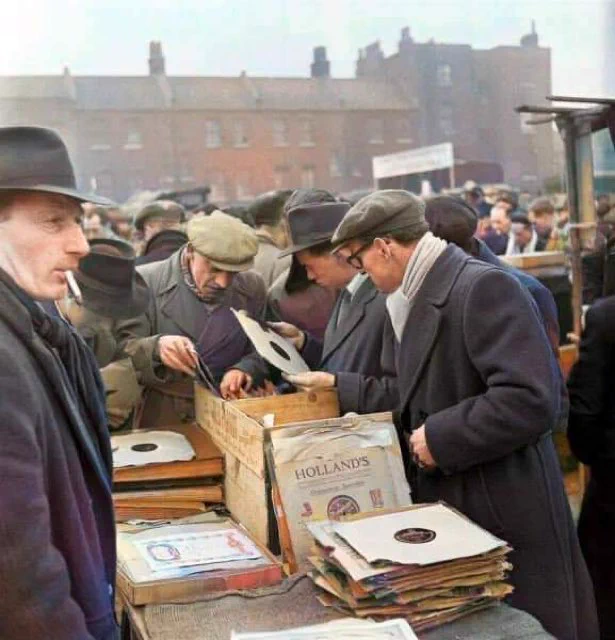 A record fair in 1940s Britain