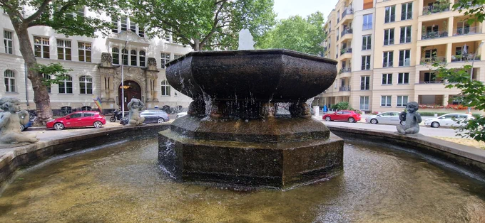 Brunnen auf dem Barbarossaplatz
