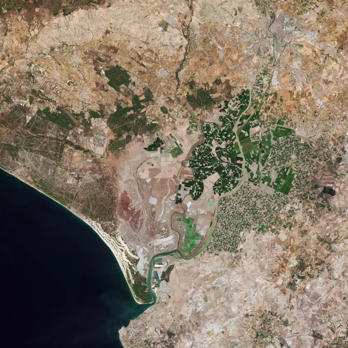 Launched on 5 September on a Vega rocket from Europe’s Spaceport in French Guiana, the Copernicus Sentinel-2C satellite has delivered its first images. These spectacular views of Earth offer a sneak peek at the data that this new satellite will provide for Copernicus – Europe’s world-leading Earth observation programme.
One of these first images features a clear view of Seville and surroundings in southern Spain. Zoom in to explore this image at full 10 m resolution or click on the circles to learn more.
Seville, the capital of Andalusia, lies on the Guadalquivir River, one of the longest rivers in Spain. Saville holds the Presidency of the Ariane 2024 Community of Cities, and is home to the headquarters of the Spanish Space Agency.
