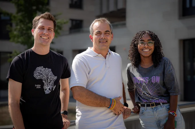 Postdoc Christopher Currin, Professor Tim Vogels, and scientific intern Hager Ali. © ISTA