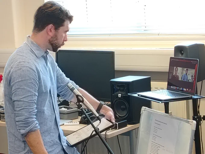 Colin talking to Nino on Zoom practicing West Coast Swedish 