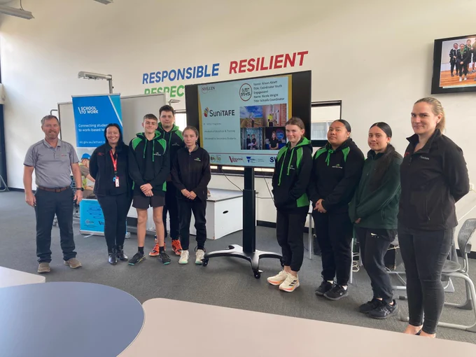 Robinvale College Year 9 and 10 students