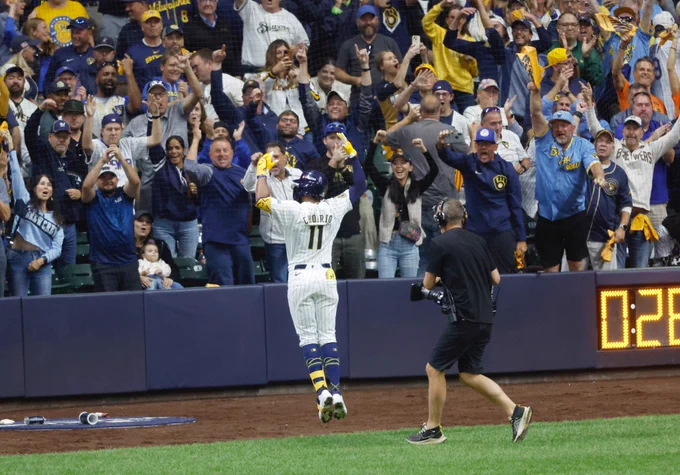 Chourio going nuts with fans