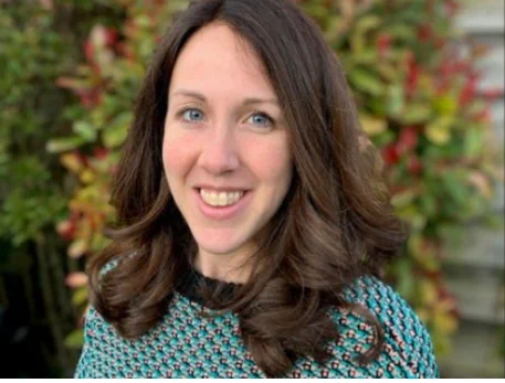 portrait Dr Laura Carter