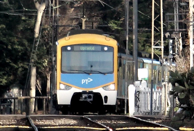Train going to Upfield