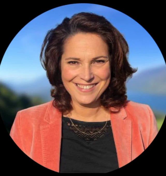 Toutes nos félicitations à Marina Ferrari pour votre nomination en tant que ministre déléguée en charge de l'économie du tourisme . Votre prise de fonction est une excellente nouvelle pour l'ensemble des acteurs du secteur de l'évènementiel , cela intervient à un moment capital pour l'attractivité de notre pays et votre expertise saura renforcer la place de la France dans l'organisation d'évènements internationaux 
