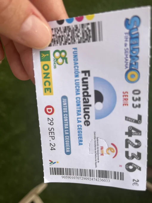En la imagen se ve un cupón del día 29 de septiembre, donde aparecen los logotipos de FARPE y funda luce