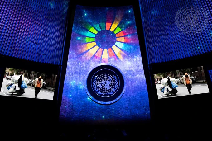 A wide view of the projections in the General Assembly Hall during the SDG Moment 2022. 