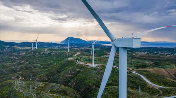 More Action Needed from ‘Moderates in the Middle’ to Speed Decarbonization