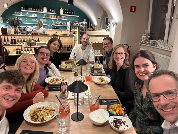 Team Hanusch at dinner