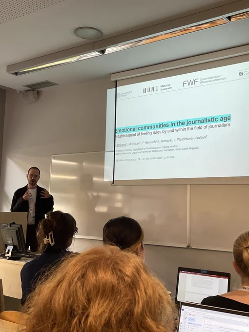Dominik Hokamp presents on emotional communities in the journalistic age