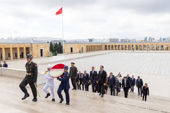 President Stubb lays a wreath at the Atatürk Mausoleum.