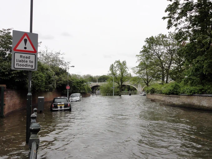 High Tide with flood at St. Margarets, in the London Borough of Richmond upon Thames. 5th May 2012. Credit: Maxwell Hamilton /
