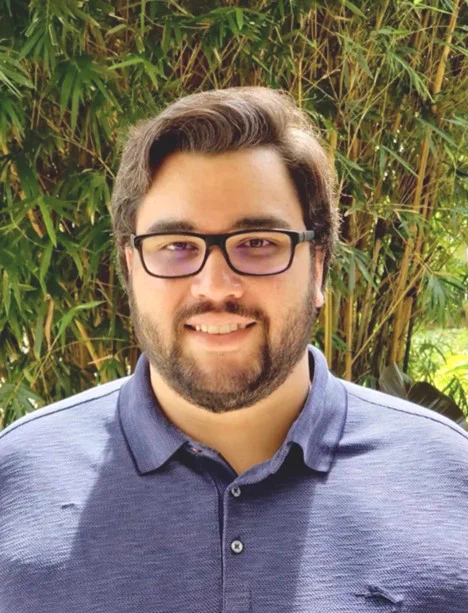 Carlos E. Yeguez headshot